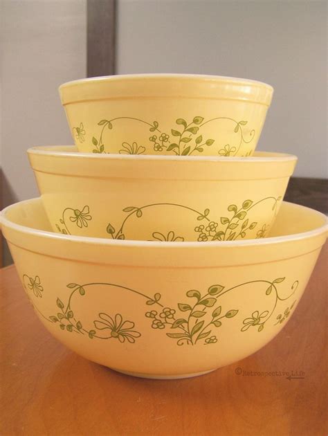 Vintage Pyrex Mixing Bowls Set Of 3 Nesting Bowls Shenandoah