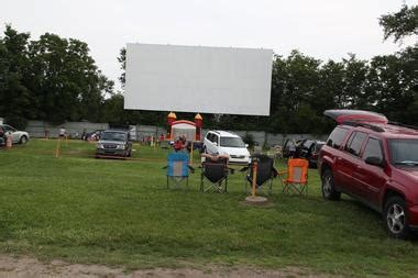 They serve as a warning that people are working on or near the highway. 20 Best Drive-in Theaters in Indiana