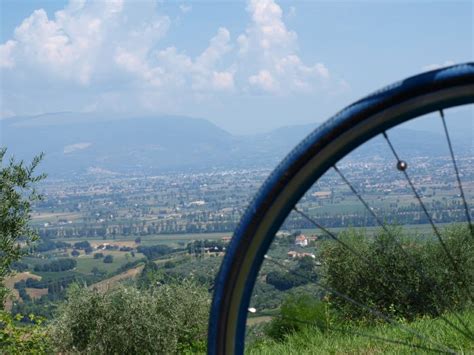 Self Guided Road Cycling Tour Umbria Tuscany And Marche Racing Bike