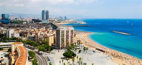Barcelona and its metropolitan area offer a wide range of public transport options, so you can get to where you want to go in the city easily and conveniently. Meeting delle famiglie a Barcellona - Fieval Travel