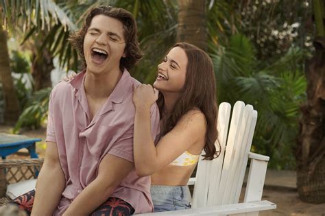 The Kissing Booth Films Rules For Elle And Lees Friendship Popsugar