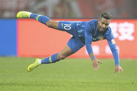 Alex teixeira is currently playing in a team jiangsu suning. Alex Teixeira could play for China as FIFA proposes to ...