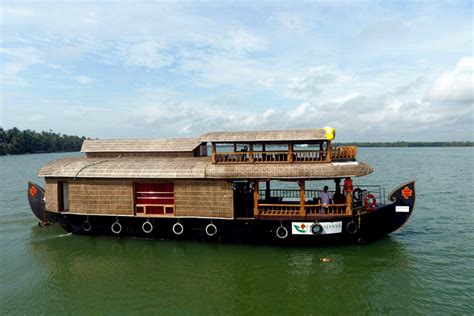 Top 8 Houseboat Destinations Of Incredible India