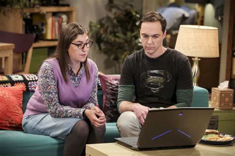 Atriz de The Big Bang Theory diz que nunca assistiu nenhum episódio da