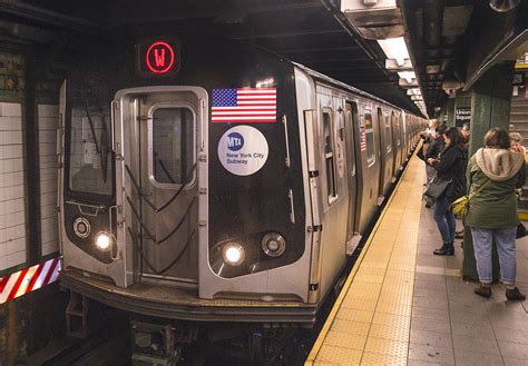 W Line Returns To Service Mta New York City Transit S W Li Flickr