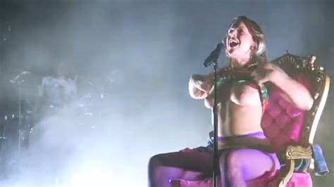 Tove Lo Nude At Shamless Performances Photos Videos And Gif