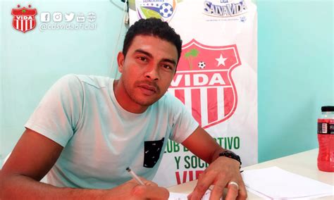 El Vida anuncia el fichaje del mediocampista Sergio Peña ...