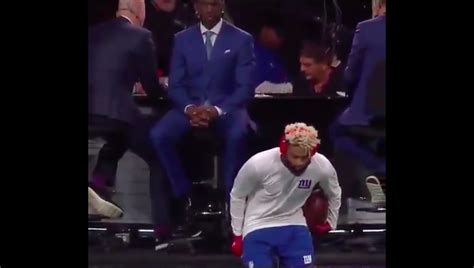 Odell Beckham Jr Runs Up To Randy Moss And Imitates His Infamous