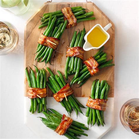 Christmas dinner is a time for family, fun and, most importantly, food! Christmas Dinner Ideas: 50+ Instagram-Worthy Menu Items ...