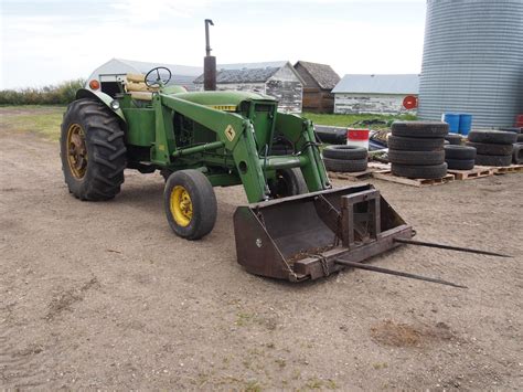 John Deere Diesel 3020 With Jd 148 Loader