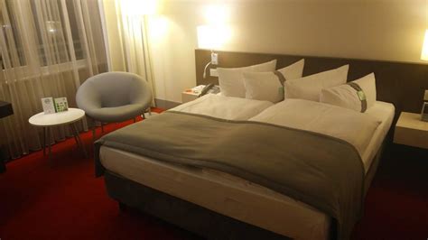 Featured berlin offers and packages. "Łóżko" Holiday Inn Berlin Airport - Conference Centre ...
