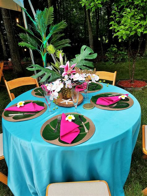 Table Decor For Quinceañera With Hawaiian Theme Hawaiian Party