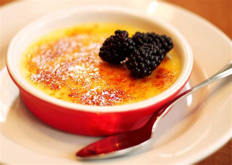 WOW your friends with this drool worthy vanilla bean crème brûlée