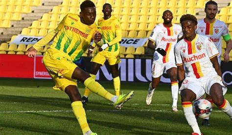 Fcnantes.com vous propose les images de la préparation nantaise avant l'affiche toulouse fc / fc nantes programmée. FC Nantes. Randal Kolo Muani, encore loin du but. Sport - Le Mans.maville.com