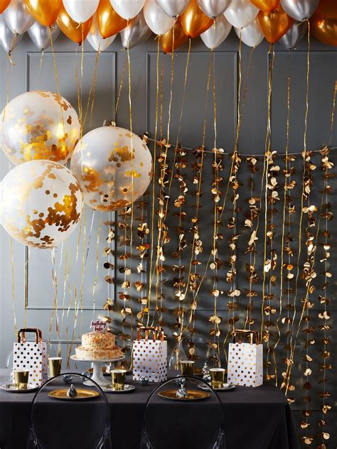Talking Tables Ceiling Balloons Pack Of 30 Gold White And Metallic