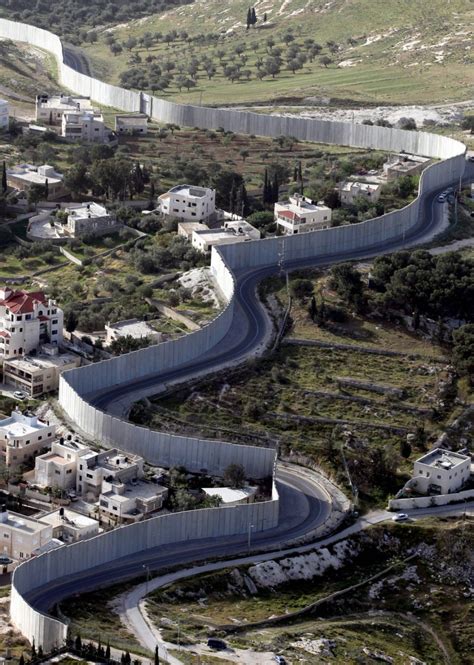 An animated introduction to israel and palestine. Eine Mauer trennt Israel und Palästina