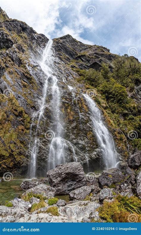 Earland Falls At The Famous Routeburn Track New Zealand Stock Photo