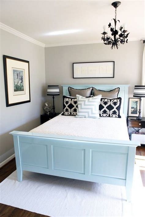 Enhance your small space most of the following designer tricks can be applied to any room: Creative Ways To Make Your Small Bedroom Look Bigger - Hative