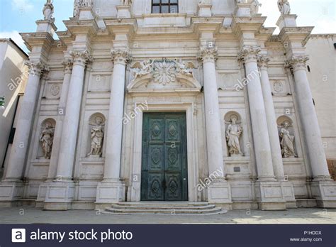 Italia ai quarti, ma che sofferenza. Chiesa dei Gesuiti, Venice, Italy Stock Photo: 207522838 ...