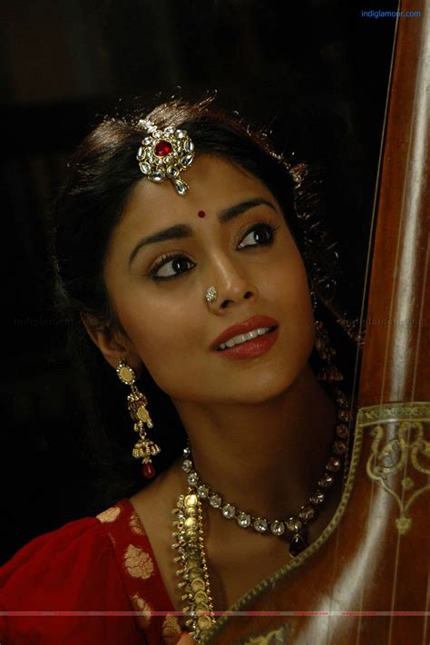 Shriya Saran Actress Photoimagepics And Stills 204295
