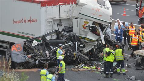 Accident on the a9 between the tain junction and the nigg roundabout. Nîmes : deux morts après un dramatique accident sur l ...