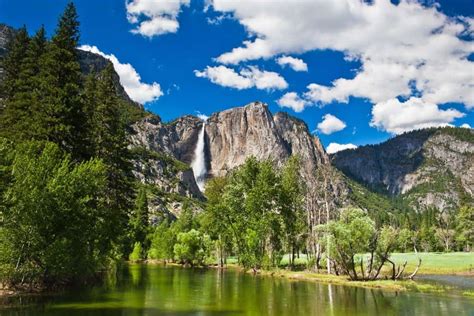 The beauty of the western sierras makes them a very popular destination for nature seeking families. Top 10 Best Places to Camp in California | The Planet D