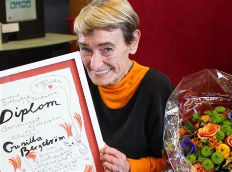 She is best known for her series of children's books . Gunilla Bergström tog emot diplom