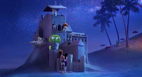 New Stills From Hotel Transylvania 3 Summer Vacation Released