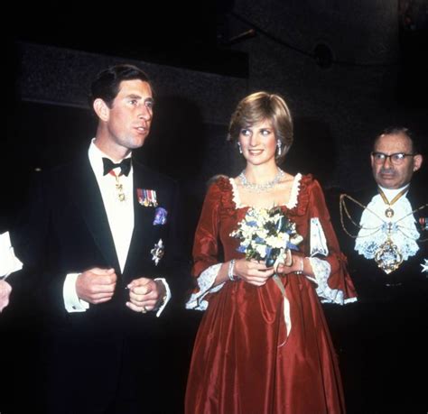 Książę william przyjął z zadowoleniem informację o nowym wewnętrznym dochodzeniu w sprawie tego, jak bbc doprowadziło w 1995 roku do słynnego wywiadu z jego matką, księżną dianą. Księżna Diana i książę Karol - Książę Karol ROZPACZAŁ ...