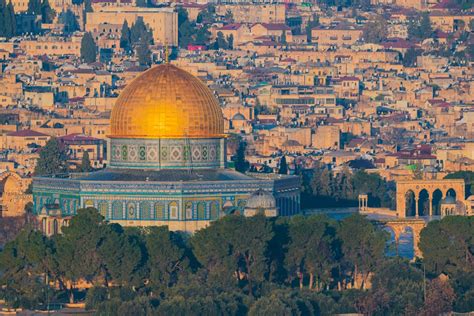 Aqu temporarily transitions to remote instruction in response to coronavirus crisis. Ramadan in Al Quds | Halal Travel Guide