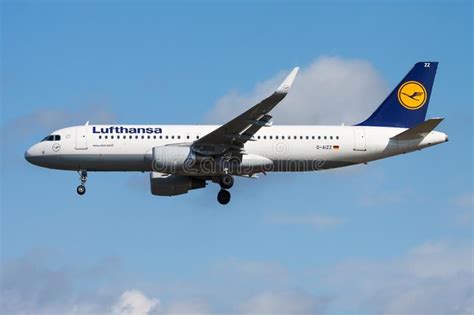 Lufthansa Airbus A320 D Aizz Passenger Plane Landing At Frankfurt