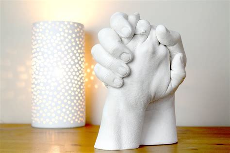 Flash Sale Couples 3d Casting Kit Holding Hands Sculpture Pink