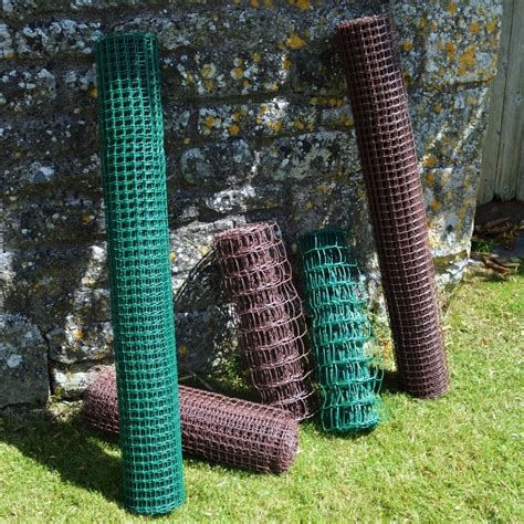 For draping over delicate plants, flowers, fruit trees, herbs, and vegetables to protect them from damage. Climbing Plant Support Mesh - 19mm x 19mm - 0.5m Wide