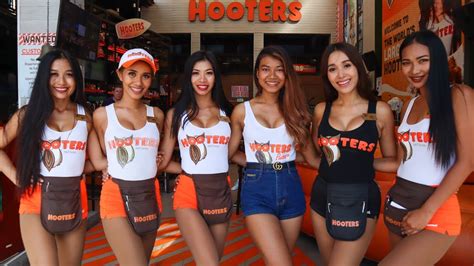 My Thai Girlfriend Is A Hooters Girl In Pattaya Thailand Youtube