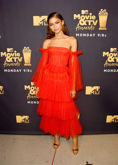 ZenSlaya Times Zendaya Set The Red Carpet On Fire Essence