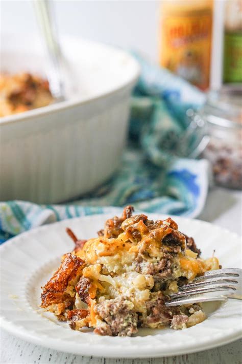 Cheeseburger casserole all the flavors of a cheeseburger made into a layered casserole dish with the secret vegetable ingredient as the base! Keto Cauliflower & Cheeseburger Casserole - low carb ...