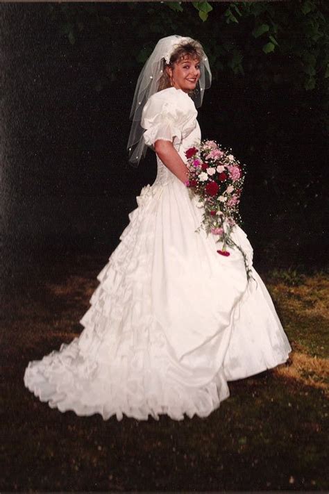 See over 12,539 wedding dress images on danbooru. 90s wedding dress | 90s wedding dress, Wedding dress men ...