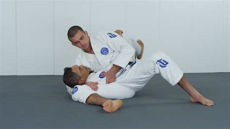 Escaping The Side Headlock When The Arm Is Rickson Gracie Academy
