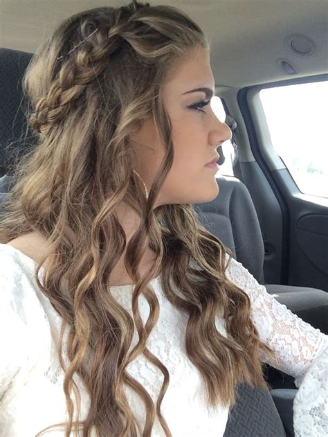 graduation hairstyles  girls special day feed inspiration