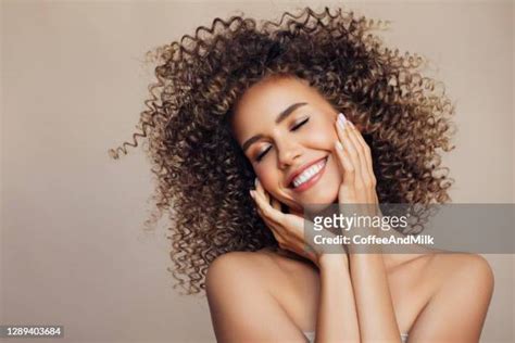 Natural Hair Model Fotografías E Imágenes De Stock Getty Images