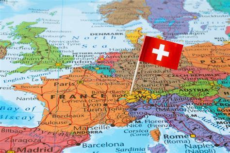 Een wereldkaart aan de muur geeft je wooninterieur direct een andere uitstraling. Geneva In World Map | Current Red Tide Florida Map
