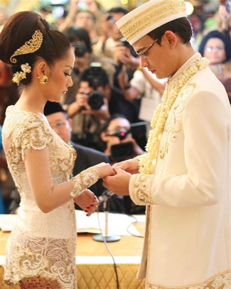 Rayakan 10 Tahun Pernikahan Bunga Citra Lestari Bagikan Foto Lawasnya
