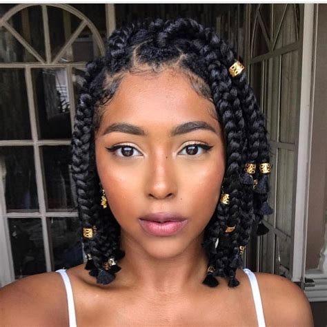 Passion twists, spring twists, and marley twists too are beautiful hairstyles for women who want an easy to do and low maintenance protective hairstyle. These 16 Short Fulani Braids With Beads Are Giving Us Life in 2019 - Supermelanin | Natural Hair ...