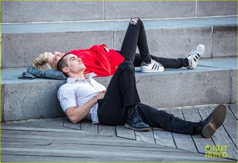 Emma Roberts Dave Franco Get Passionate On Nerve Set Photo Photo Gallery Just