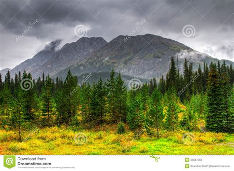 Scenic Mountain Views Stock Image Image Of Cloud Field 35587553