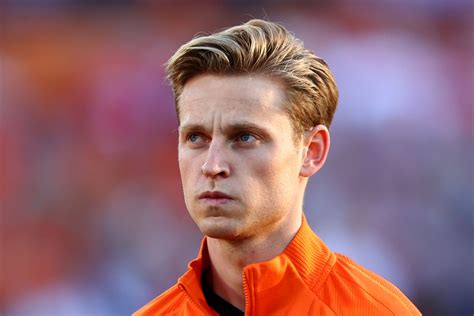 Frenkie De Jong Is Now Open To Joining Manchester United English