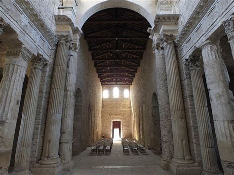 Sepolture principesche dalla necropoli di piazza d'armi. Basilica di San Salvatore - Spoleto (PG)