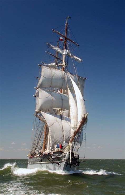 Tall Ships And Maritime History Old Sailing Ships Sailing Ships
