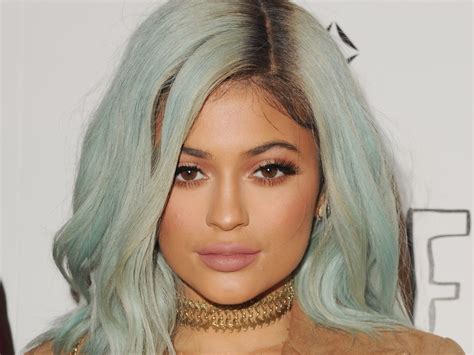 kylie jenner cotton candy blue hair