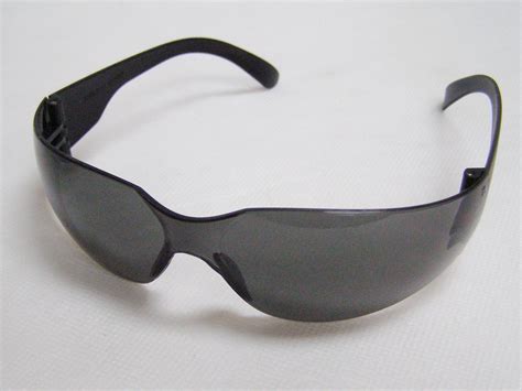 Auto Tinting Reading Safety Glasses The Perfect Solution For Driving In Bright Conditions